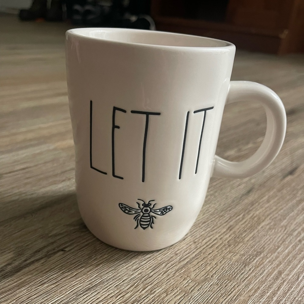 RAE DUNN Let It BEE Mug